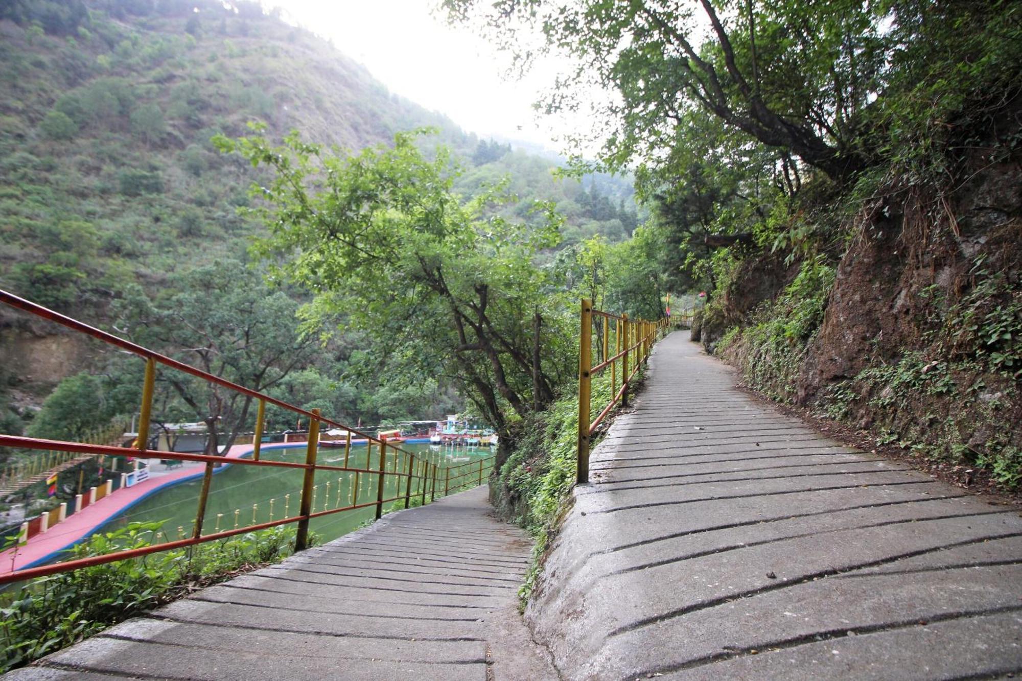 Hotel O Kempty Lake Adventure Resort Mussoorie Ngoại thất bức ảnh